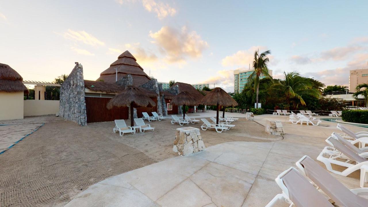 Grand Park Royal Cozumel Ξενοδοχείο Εξωτερικό φωτογραφία Beach at the Grand Palladium Hotel